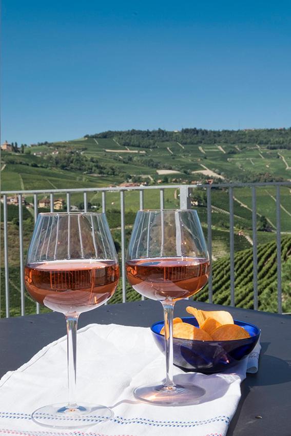 Residence Delle Rose Barolo Exterior photo
