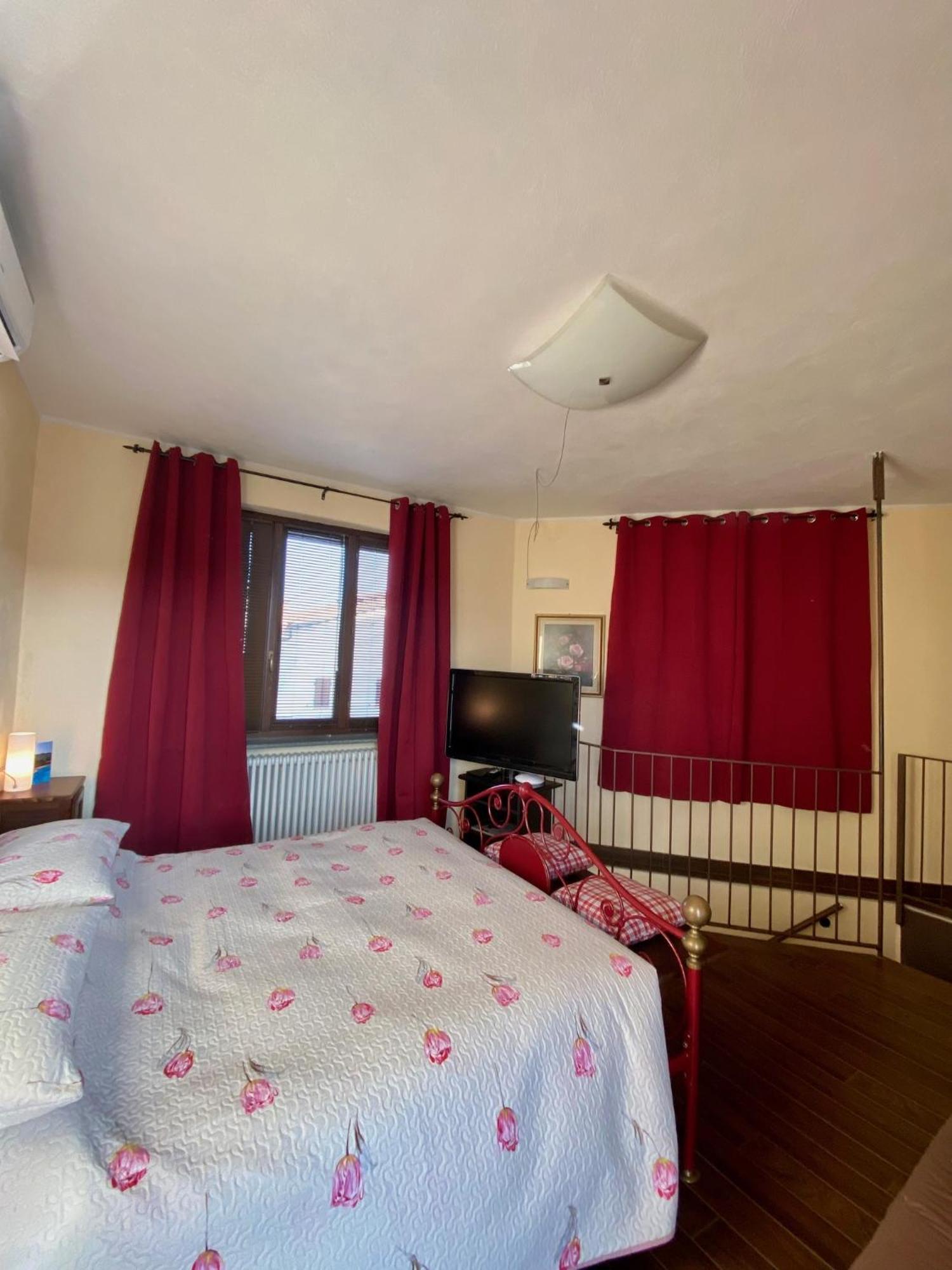 Residence Delle Rose Barolo Exterior photo